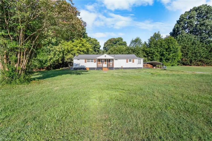 710 Edgewood Avenue, Thomasville, NC 27360 - #2