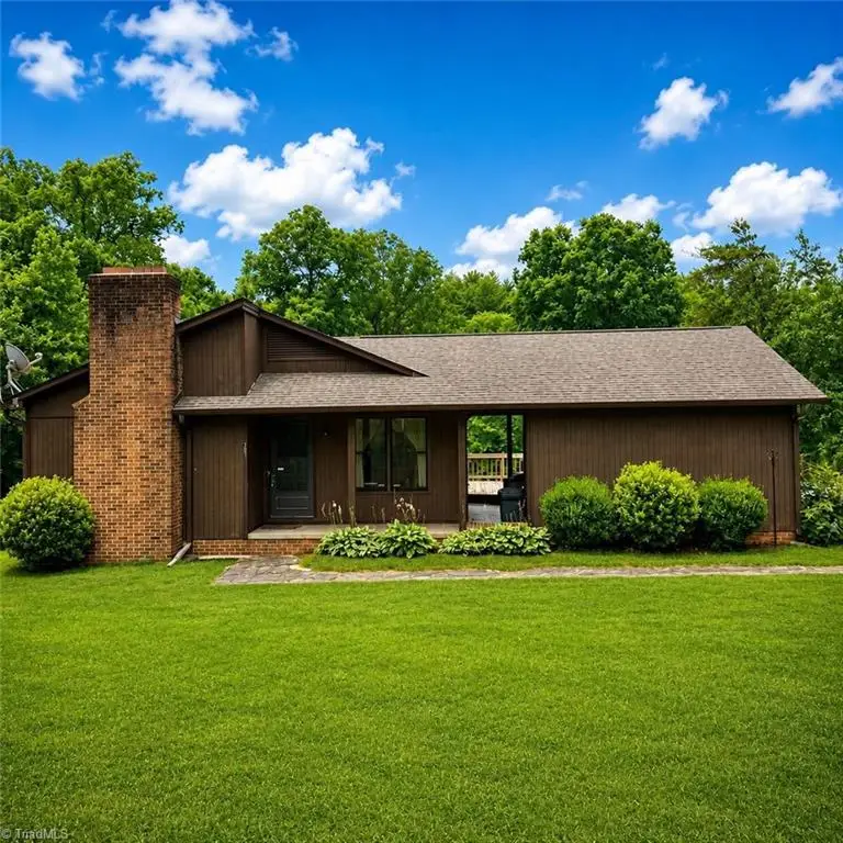 307 Valleygreen Trail, Pinnacle, NC 27043 - #1