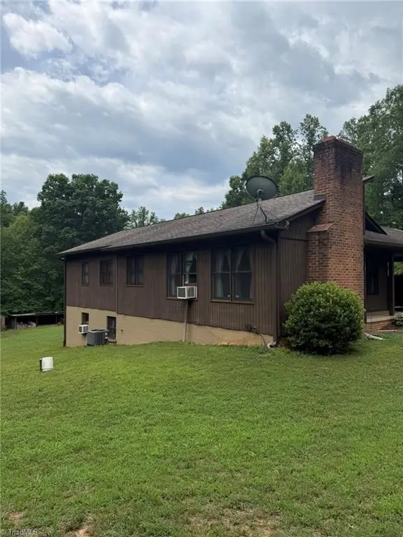 307 Valleygreen Trail, Pinnacle, NC 27043 - #2