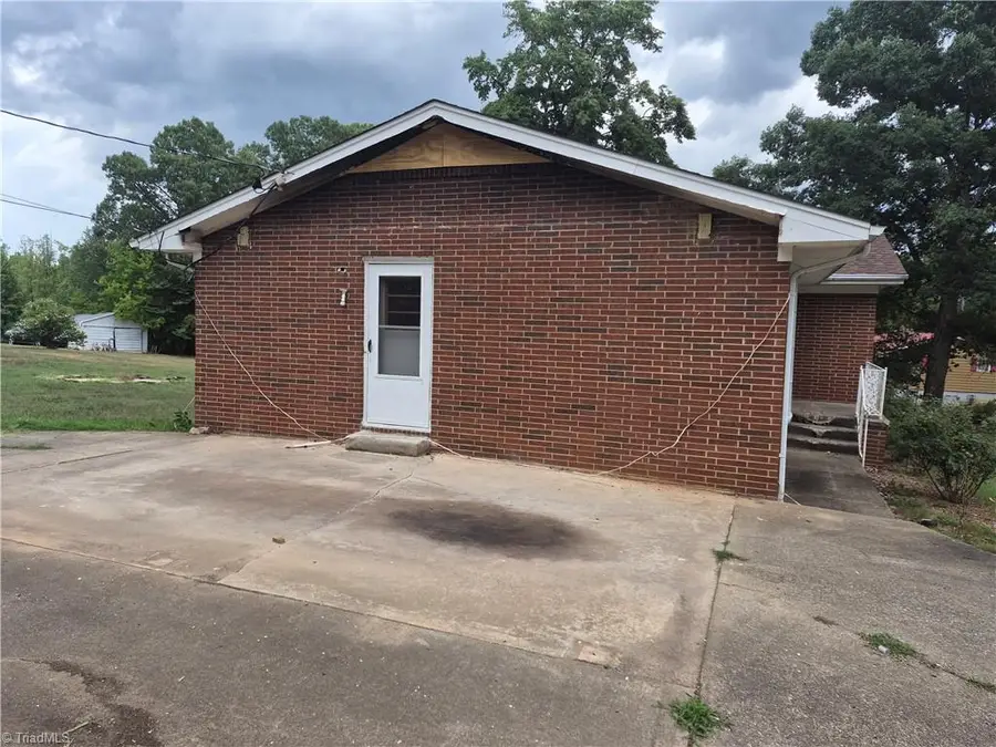 3150 Wentworth Street, Reidsville, NC 27320 - #3