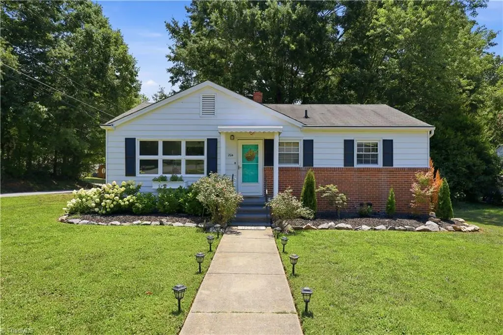 204 Springwood Drive, Burlington, NC 27215 - #1