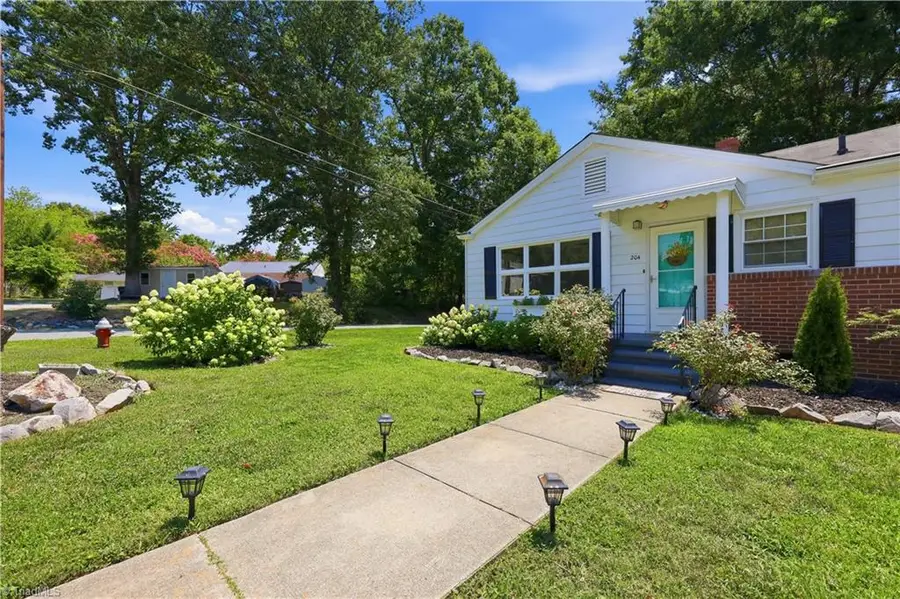 204 Springwood Drive, Burlington, NC 27215 - #3