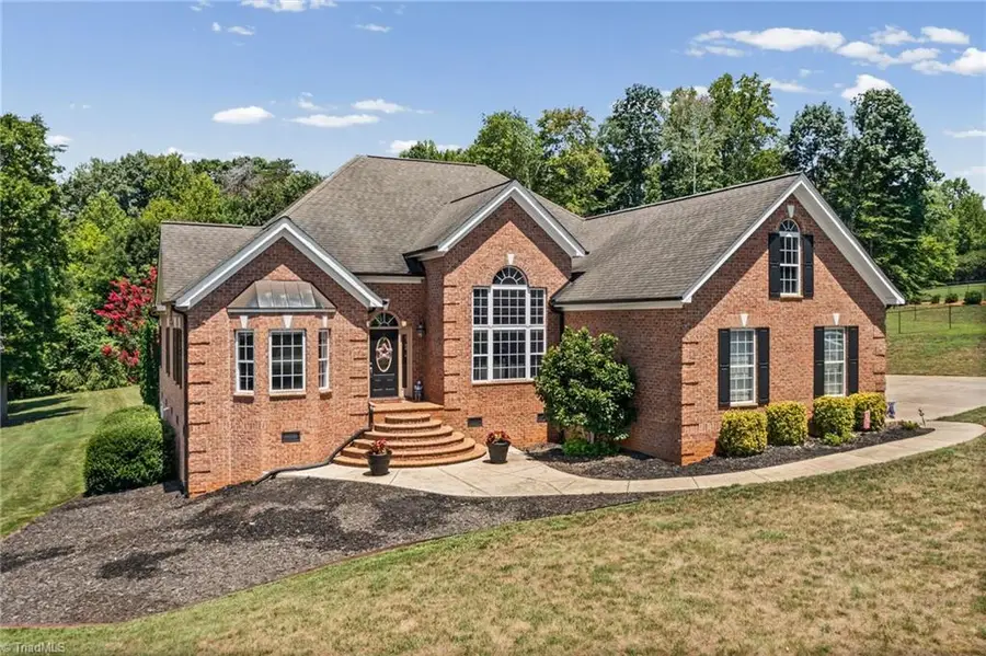 1216 Fairway Drive, Yadkinville, NC 27055 - #3