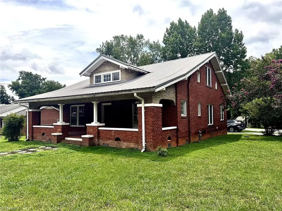441 Elk Spur Street, Elkin, NC 28621 - #3