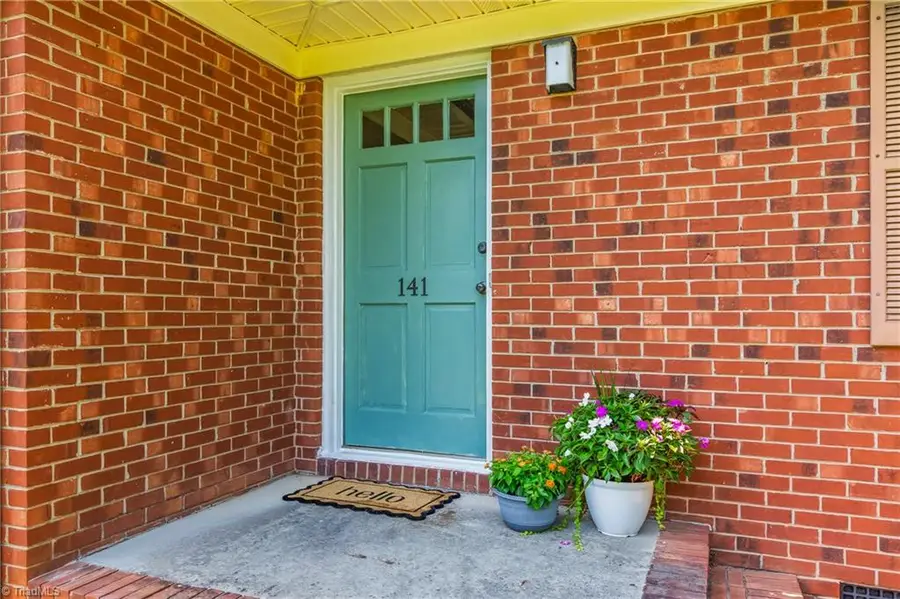 141 Pinelawn Drive, Kernersville, NC 27284 - #3