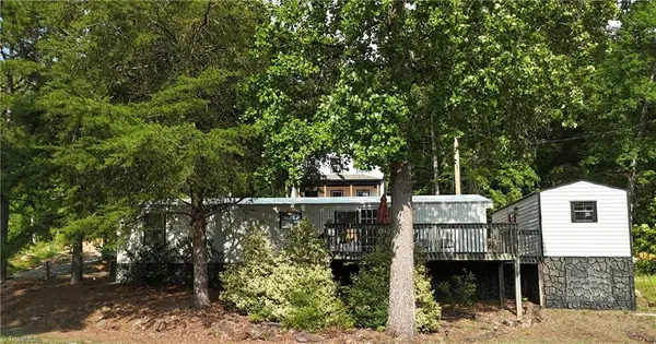 535 Lake Shore Drive, New London, NC 28127