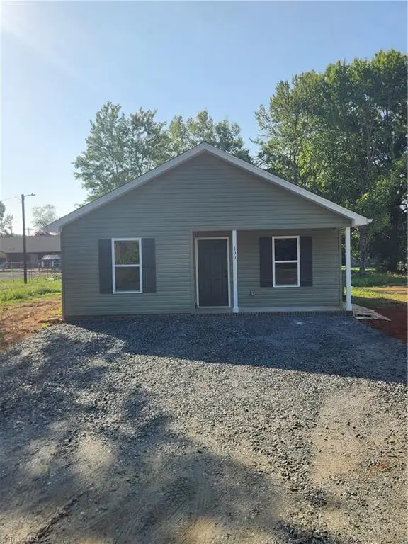 199 S 12th Avenue, Mayodan, NC 27027