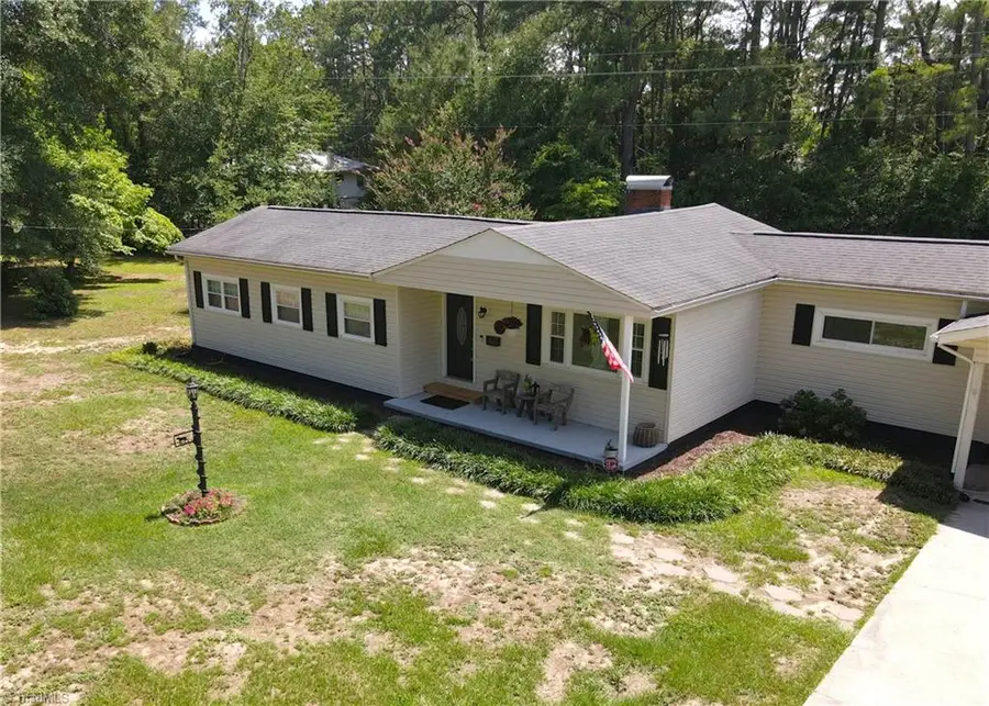 202 Walnut Street, Hamlet, NC 28345 - #2