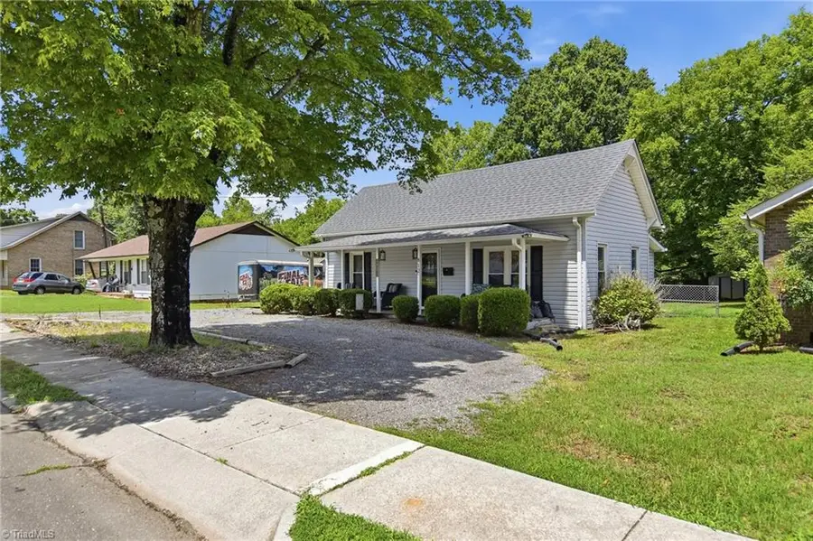 812 S Salisbury Street, Mocksville, NC 27028 - #3