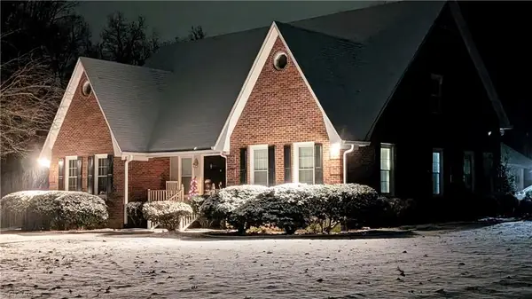 222 Shallowbrook Drive, Advance, NC 27006