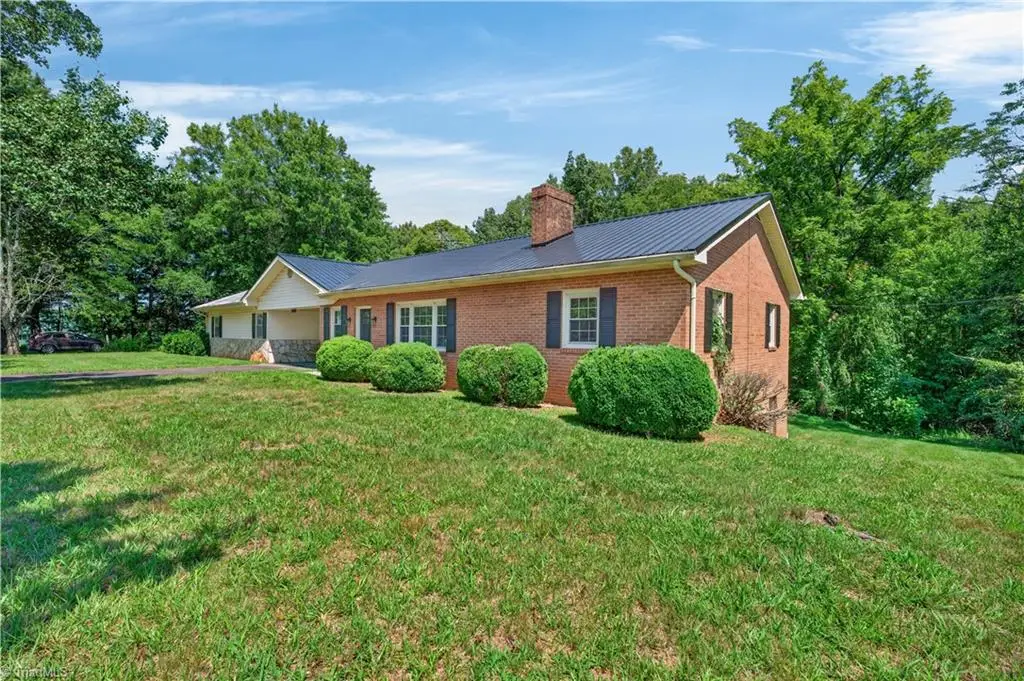2911 Ararat Hwy, Ararat, VA 24053 - #1