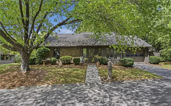 228 Barrington Place, Winston-Salem, NC 27104