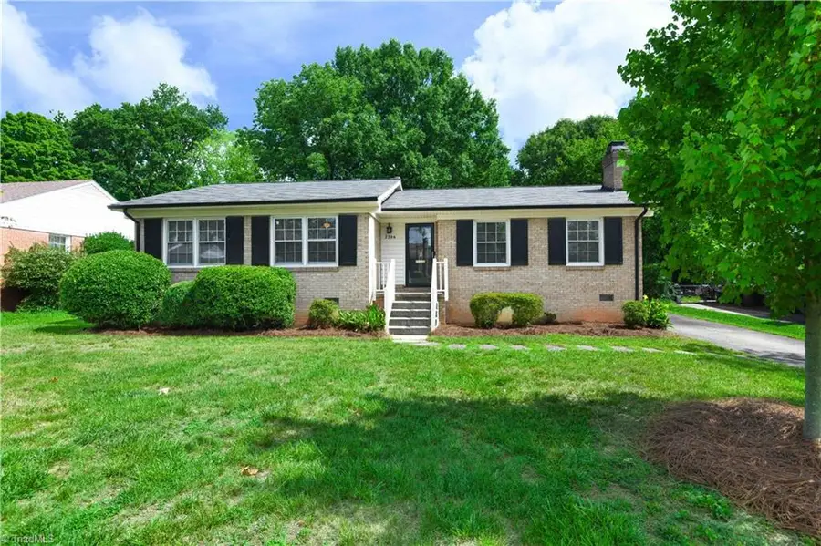 2306 Cherokee Drive, Greensboro, NC 27408 - #2