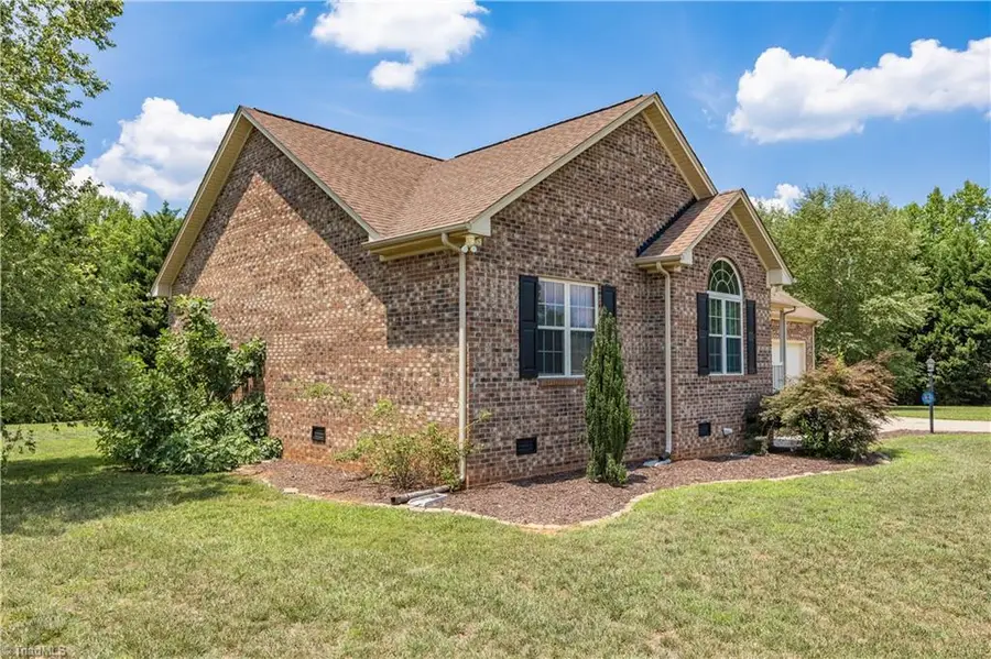 514 Honeysuckle Ridge, Asheboro, NC 27205 - #2