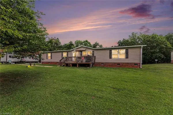 1679 Flat Shoals Road, King, NC 27021