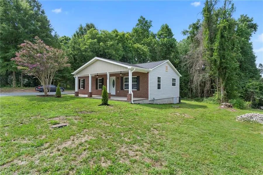 1266 E Holly Grove Road, Lexington, NC 27292 - #2