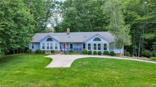 1142 Hartzog Ford Road W, West Jefferson, NC 28694