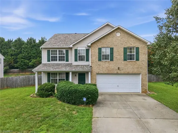 7027 Hill N Dale Drive, Kernersville, NC 27284
