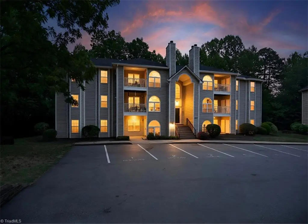 6704 W Friendly Avenue #4D, Greensboro, NC 27410 - #1