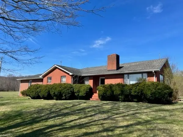 4445 E Pine Street, Mount Airy, NC 27030