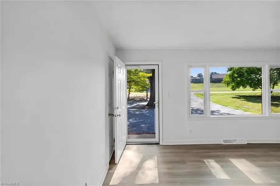 324 Stewart Road Se, Winston Salem, NC 27107 - #2