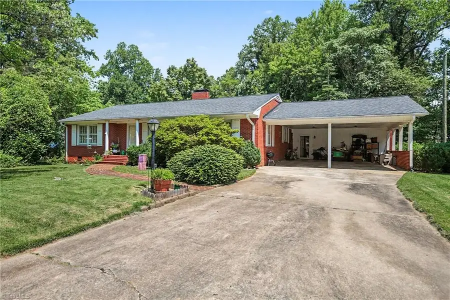 305 Hilltop Drive, Lexington, NC 27292 - #2