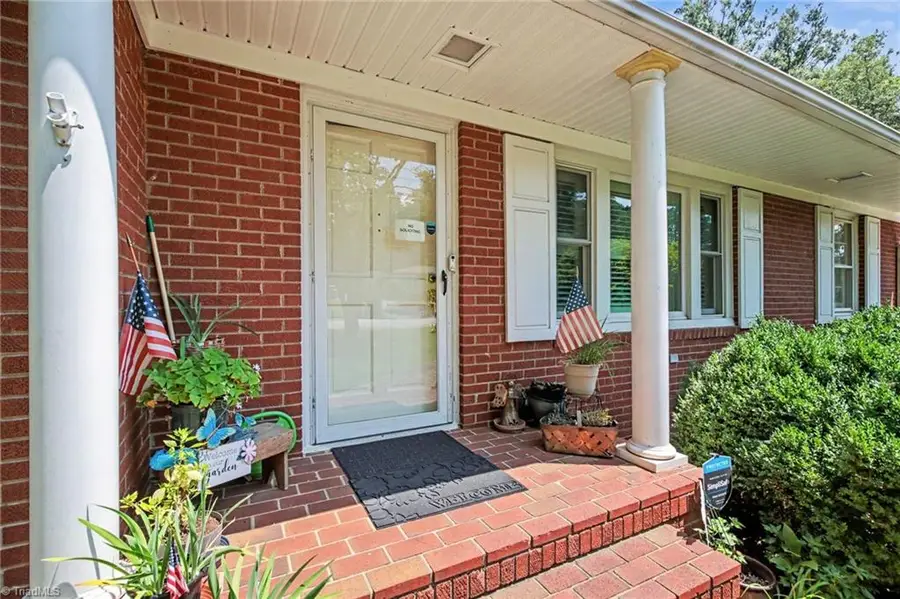 305 Hilltop Drive, Lexington, NC 27292 - #3