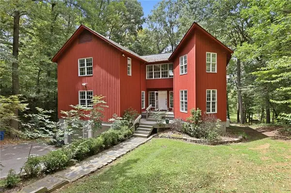 8206 Crows Nest Lane, Greensboro, NC 27455