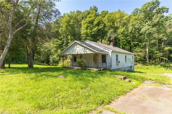 5650 Waller Road, Pfafftown, NC 27040
