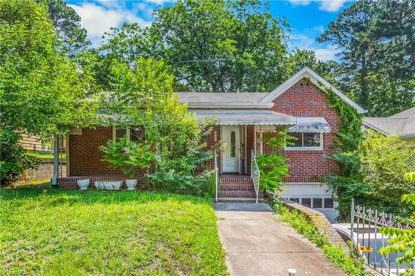 2427 N Patterson Avenue, Winston-Salem, NC 27105