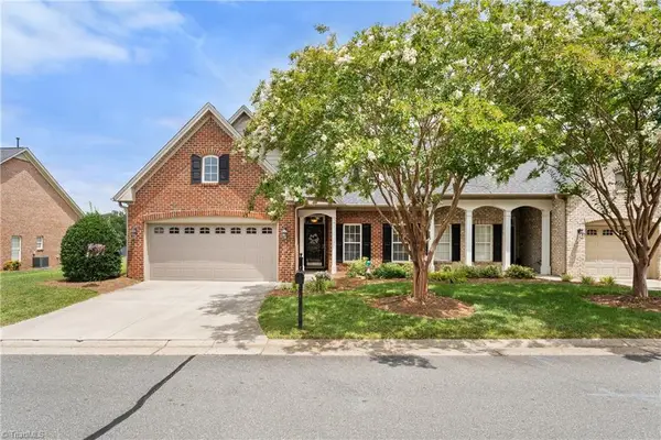 304 Pelican Lane, Clemmons, NC 27012