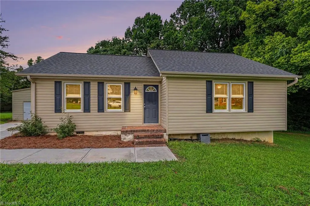 225 Meadow Trail, Lexington, NC 27295 - #1