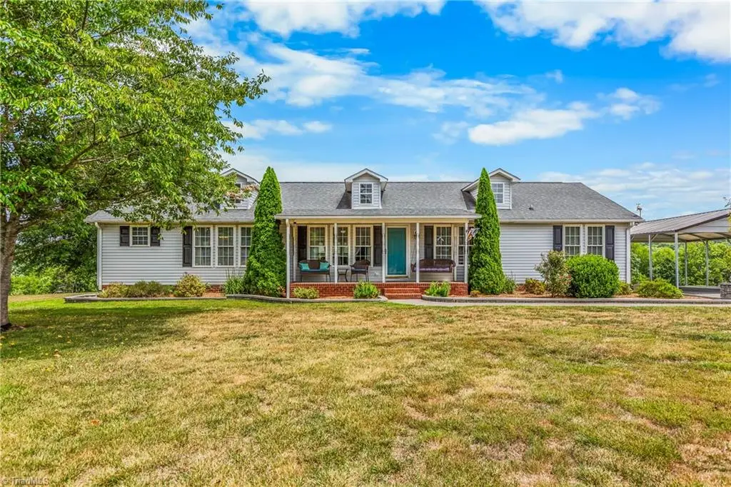 3868 Running Cedar Lane, Hamptonville, NC 27020 - #1
