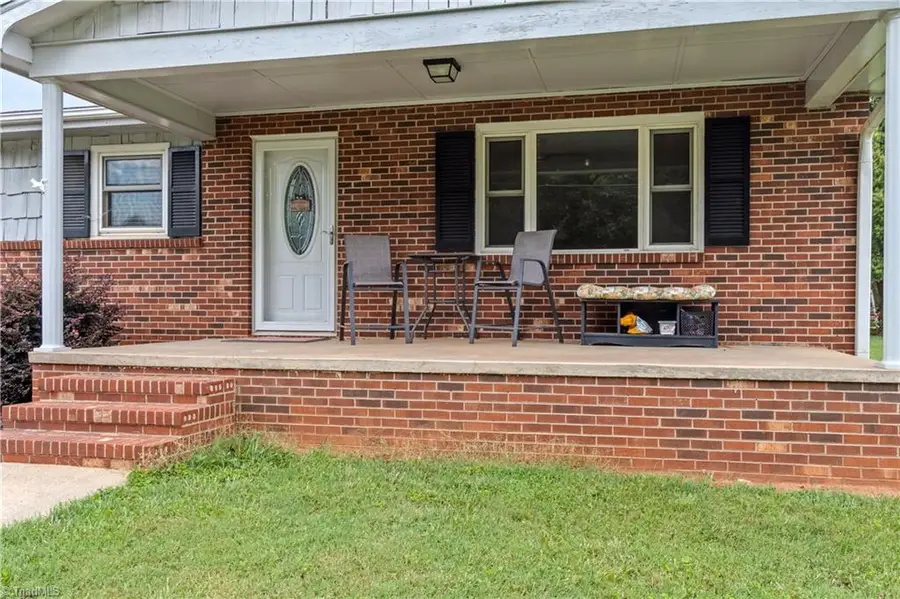131 River Road, Boonville, NC 27011 - #2