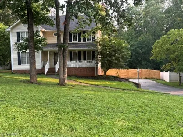 2089 Pembrooke Forest Drive, Winston-Salem, NC 27106