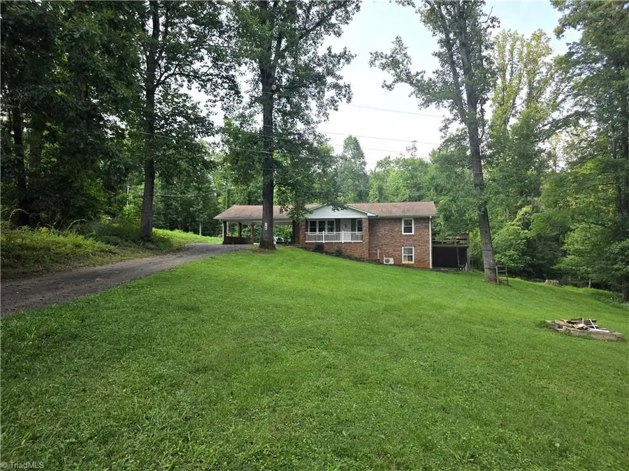 146 King Park Circle, Mount Airy, NC 27030 - #3