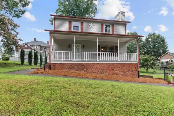 1912 Inman Circle, Mount Airy, NC 27030