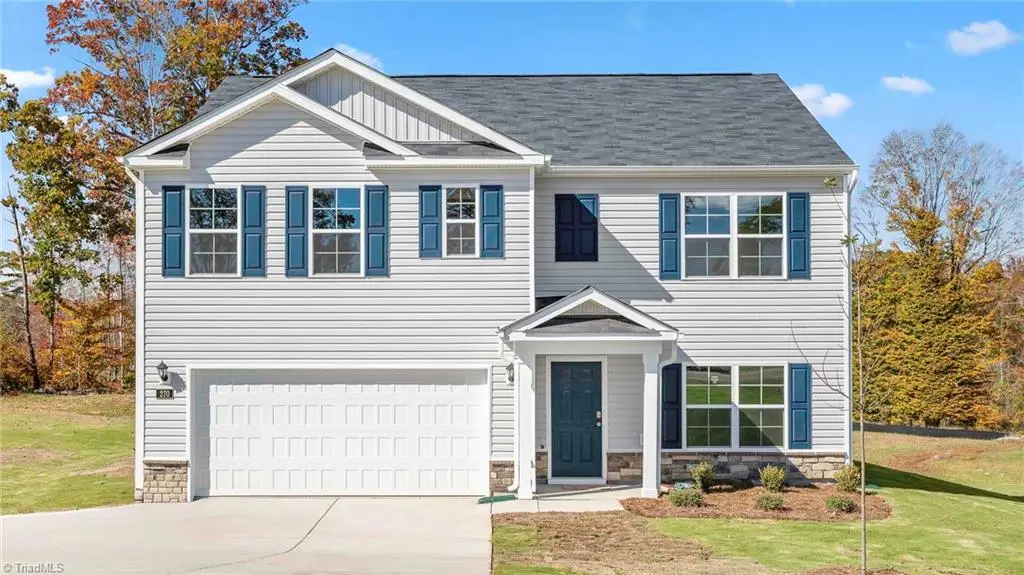 1596 String Drive, Winston Salem, NC 27107 - #1