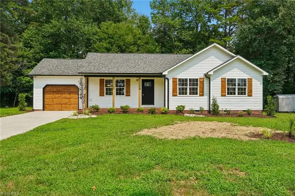 425 Mr Henry Road, Mocksville, NC 27028