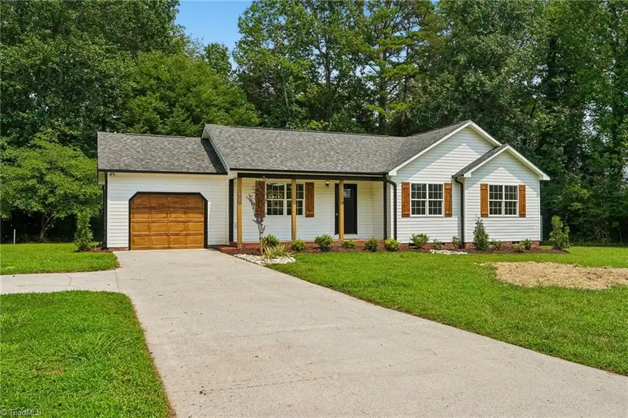 425 Mr Henry Road, Mocksville, NC 27028 - #2