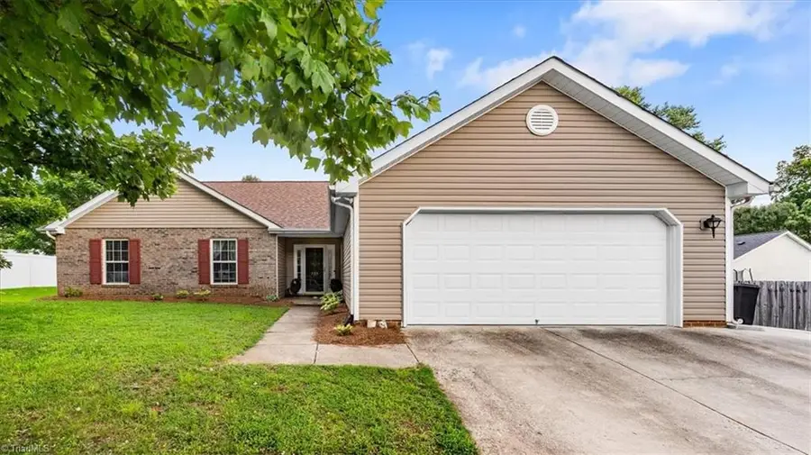 705 Eagle Point Drive, Kernersville, NC 27284 - #2