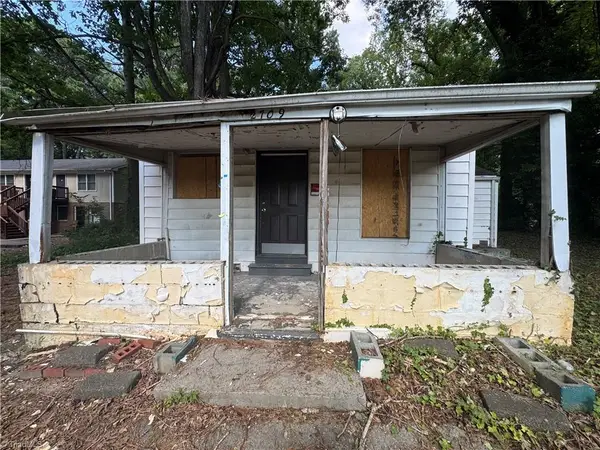 2709 Mcarthur Drive, Greensboro, NC 27406