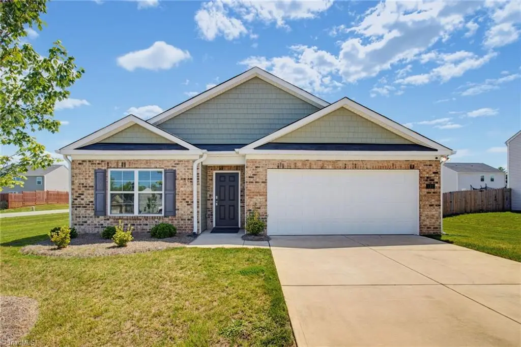 122 Stone River Way, Mayodan, NC 27027 - #1