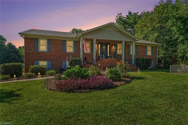 414 Longmeadow Drive, Clemmons, NC 27012