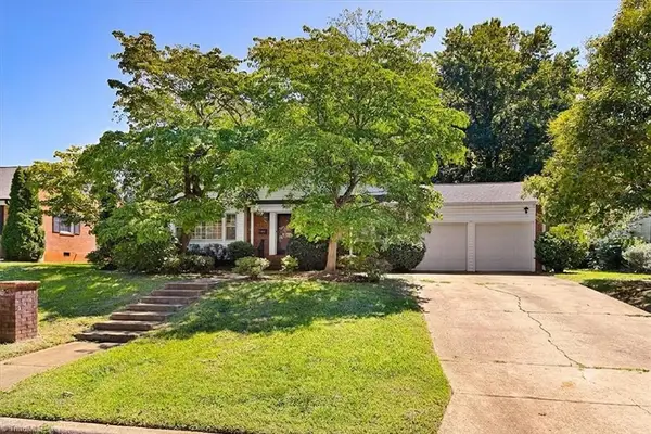 1106 Mcdowell Drive, Greensboro, NC 27408