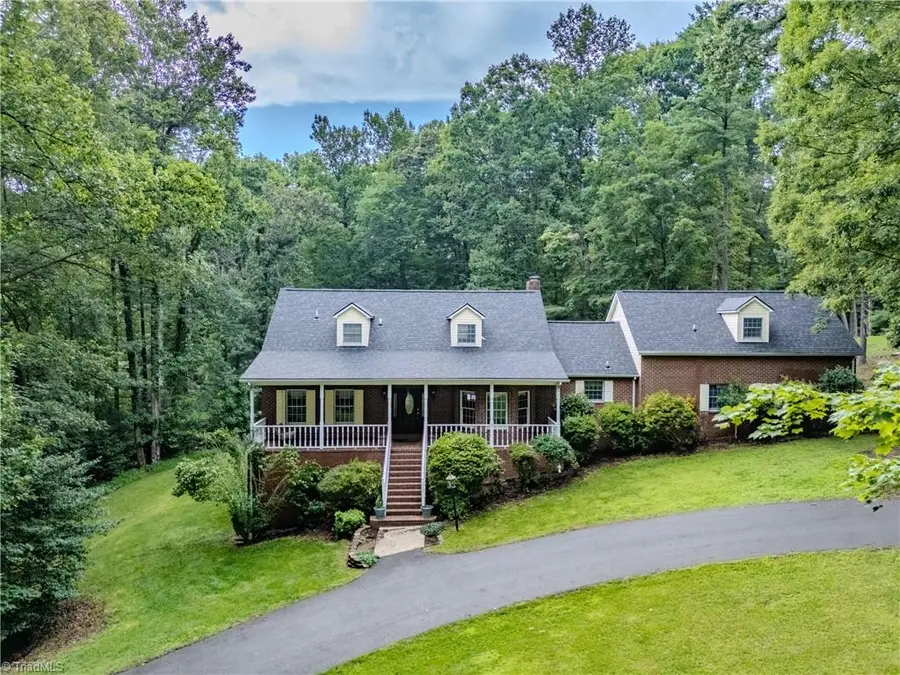 158 Oakmont Place, Mount Airy, NC 27030 - #2