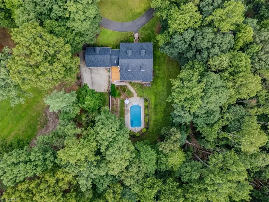 158 Oakmont Place, Mount Airy, NC 27030 - #3