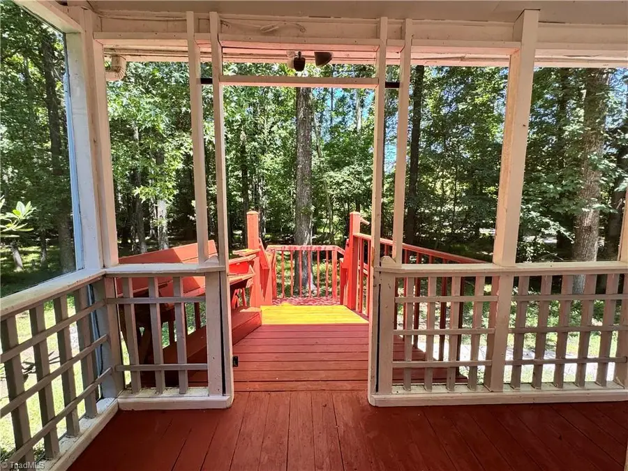 5121 W Wendover Avenue, Jamestown, NC 27282 - #3