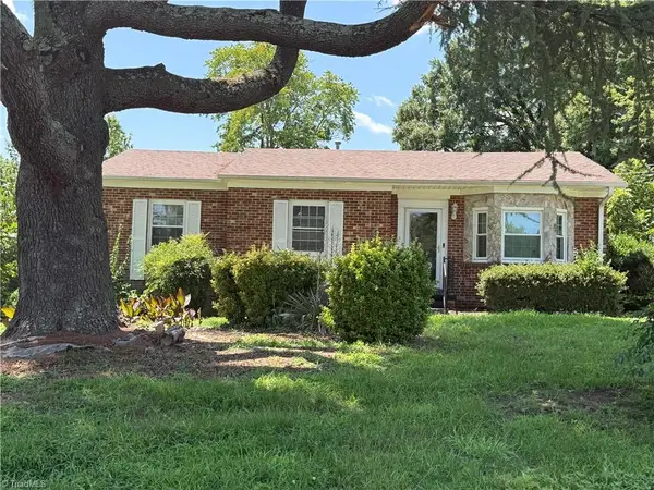 2201 Woodberry Drive, Greensboro, NC 27403