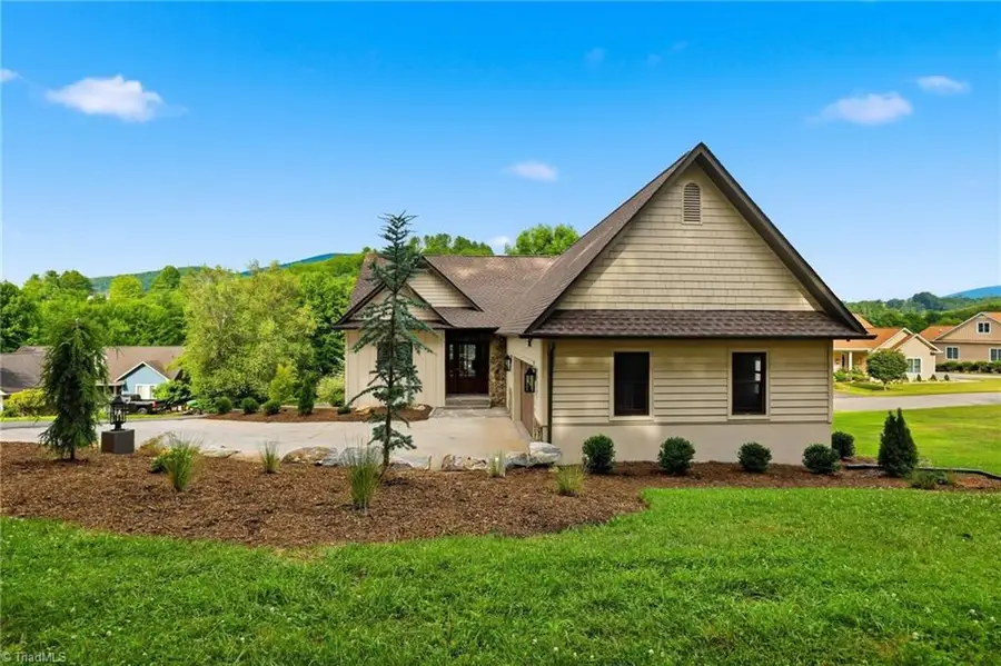 643 Landing Drive, Jefferson, NC 28640 - #2